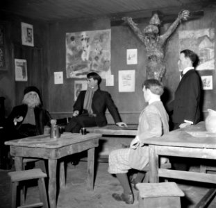 Een historisch tafereel in het museum, Bestanddeelnr 254-0097