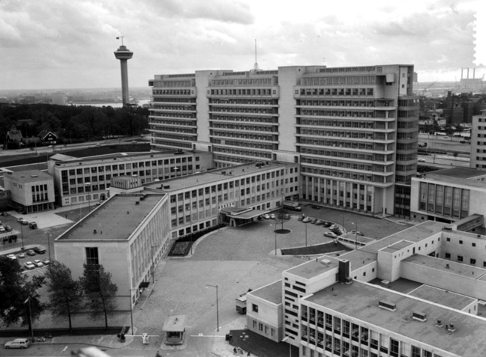Exterieur van het ziekenhuis Dijkzigt te Rotterdam, Bestanddeelnr 912-9338