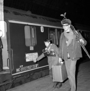 Extra kersttreinen naar de wintersport, het begin van de reis, Bestanddeelnr 917-2588