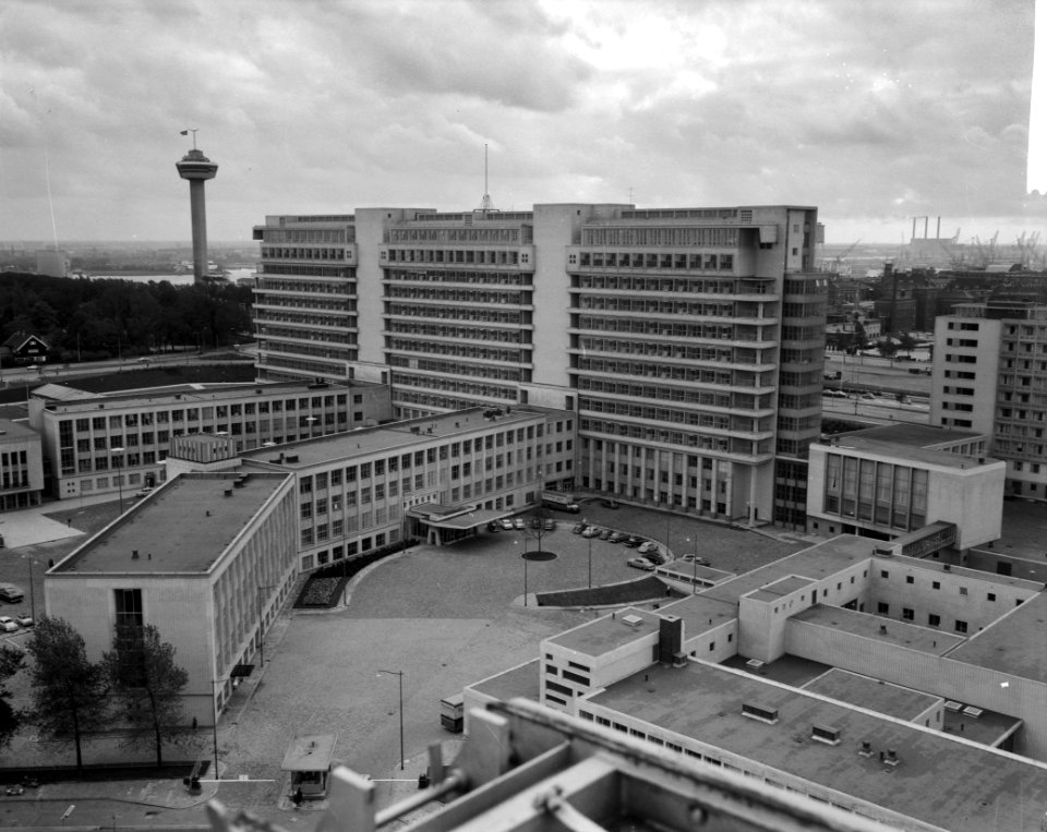 Exterieur van het ziekenhuis Dijkzigt te Rotterdam, Bestanddeelnr 912-9333