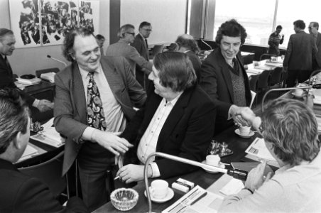 Extra vergadering van FNV-federatie in Amsterdam. Herman Bode (FNV), Cees Schell, Bestanddeelnr 931-9599