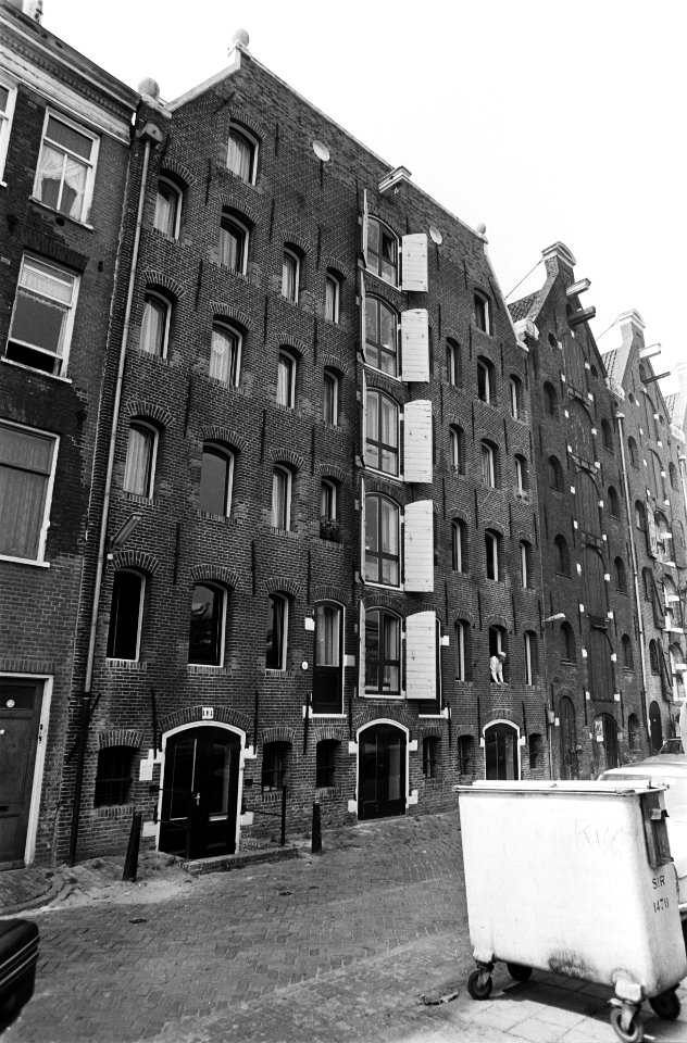 Exterieur tehuis van het Orthopedagogisch Centrum op Prinseneiland, Bestanddeelnr 930-9389