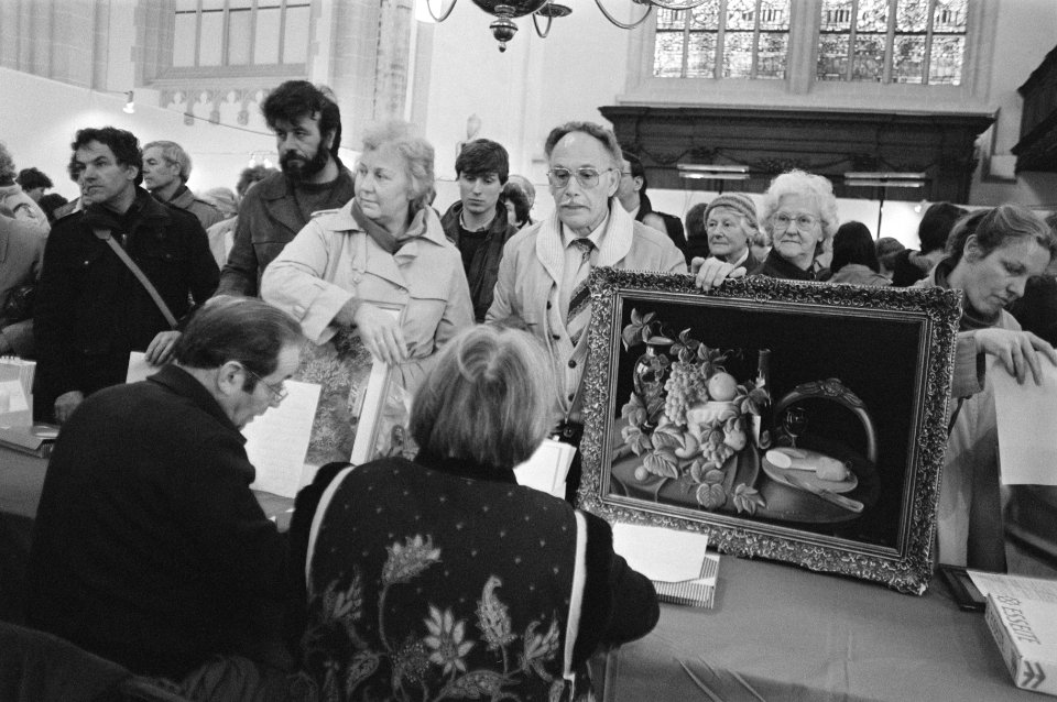 Expositite Zondagsschilders in de Nieuwe Kerk in A'dam drukte in de Nieuwe Kerk, Bestanddeelnr 933-2766
