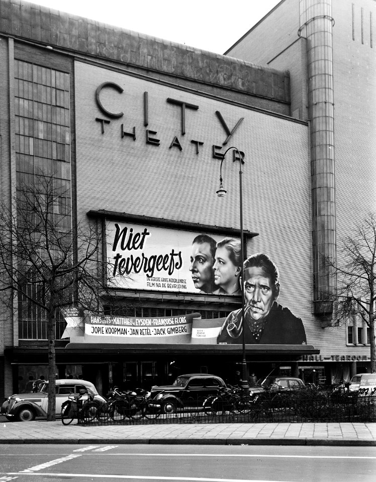 Exterieur City Theater aan het Kleine Gartmanplantsoen te Amsterdam. Reclamebord, Bestanddeelnr 903-1596
