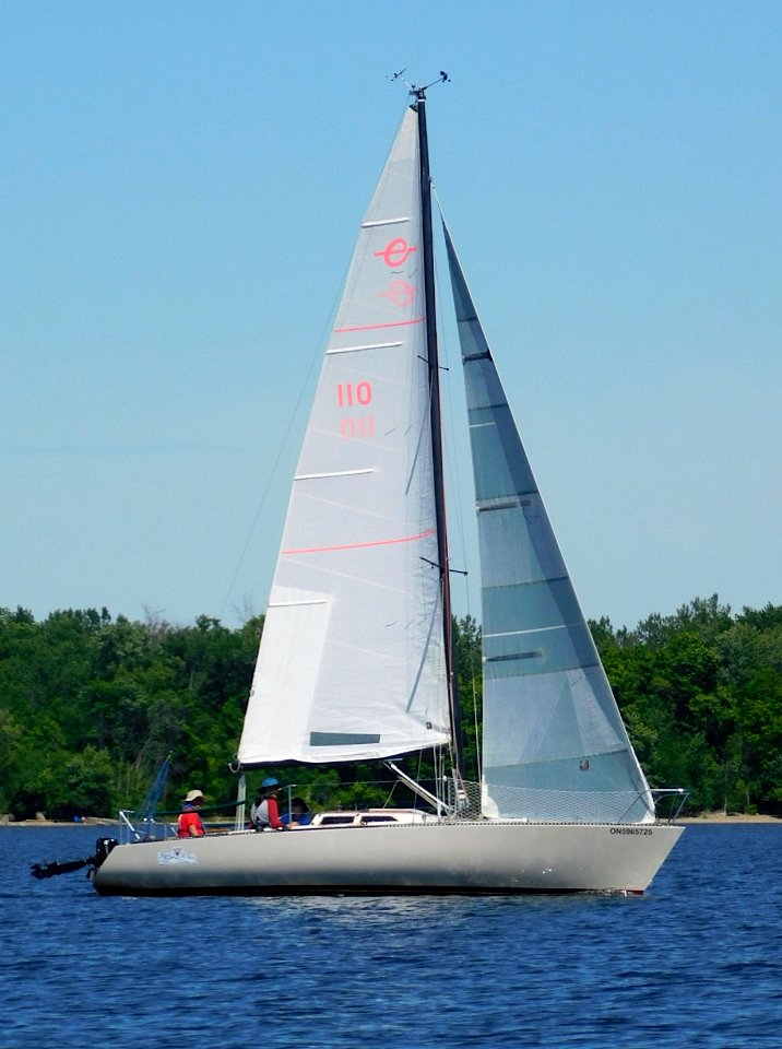 Express 27 sailboat Aqua-Pensee 1341