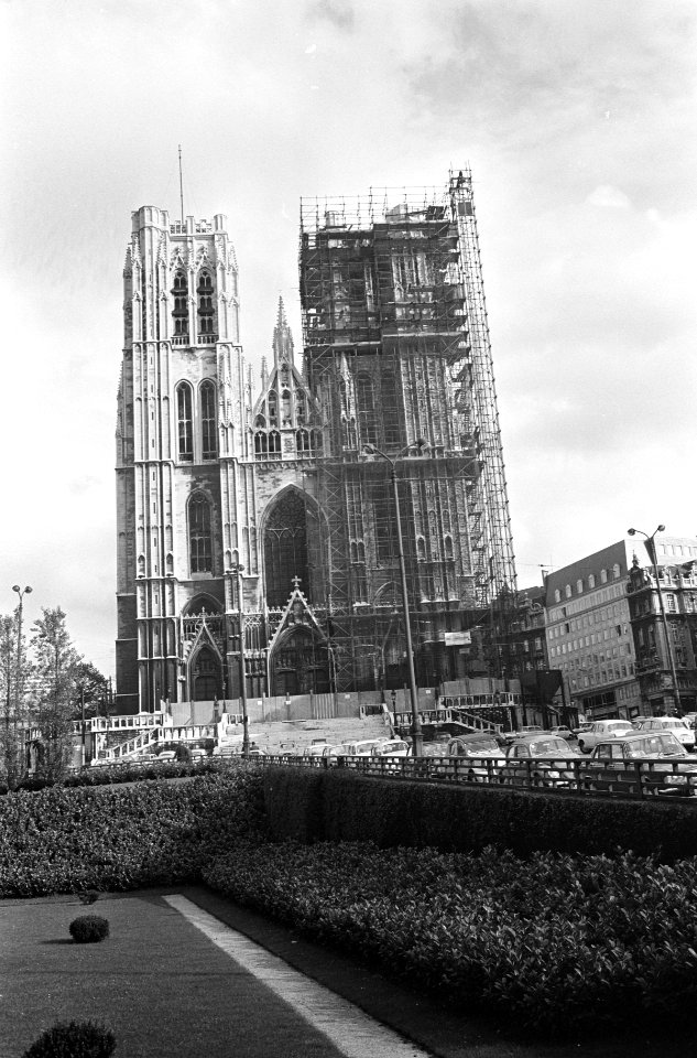 Exterieur St. Gudule kerk, Bestanddeelnr 919-7101