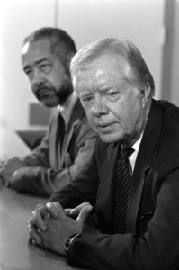 Ex-president Jimmy Carter bij aankomst op Schiphol, kop, Bestanddeelnr 934-3329