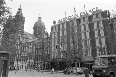 Exterieur nieuw hotel Barbizon Palace aan kop Zeedijk Amsterdam, Bestanddeelnr 934-2453