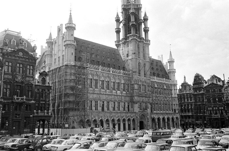 Exterieur van het gemeentehuis met de toren, Bestanddeelnr 919-7105