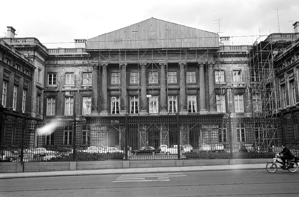 Exterieur parlementsgebouw, Bestanddeelnr 919-7100