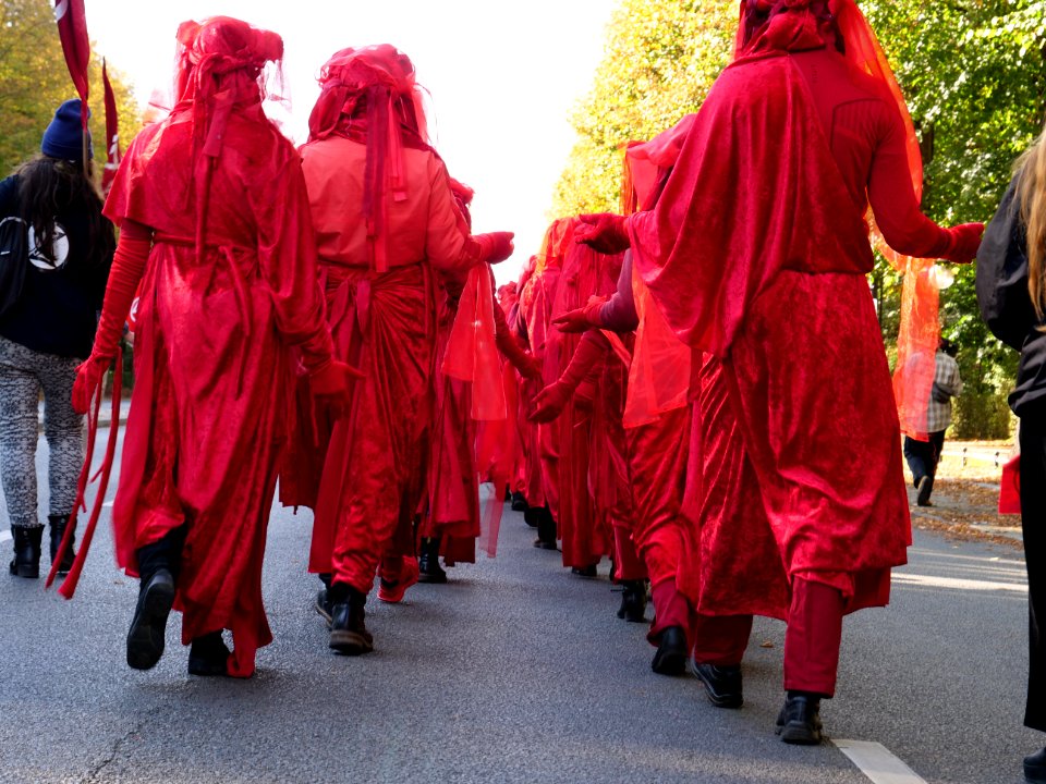 Extinction Rebellion Week Berlin Red Rebel Brigade on the Straße des 17. Juni 2019-10-07 12