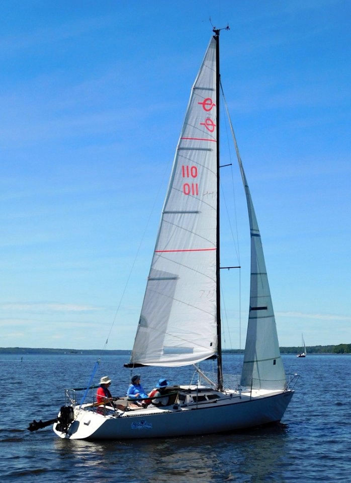 Express 27 sailboat Aqua-Pensee 1342