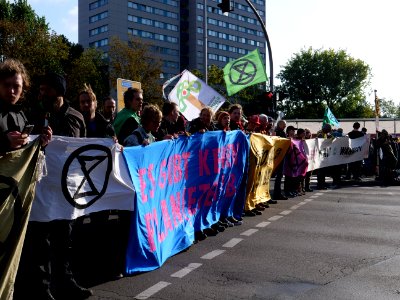 Extinction Rebellion blockade Mühlendammbrücke 2019-10-09 06