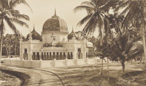 Exterior in 1905, from- Tandjong Poera. Boven Maleise moskee. Onder Maleise moskee, interieur., Bestanddeelnr 843 18 (cropped)