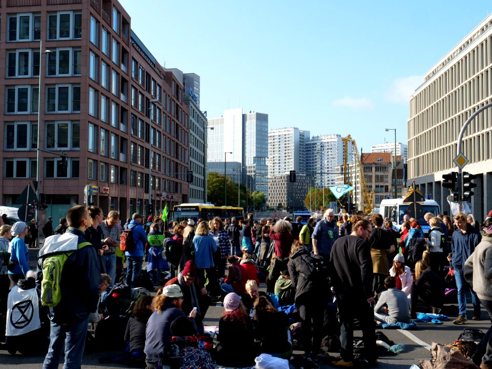 Extinction Rebellion blockade Mühlendammbrücke 2019-10-09 07