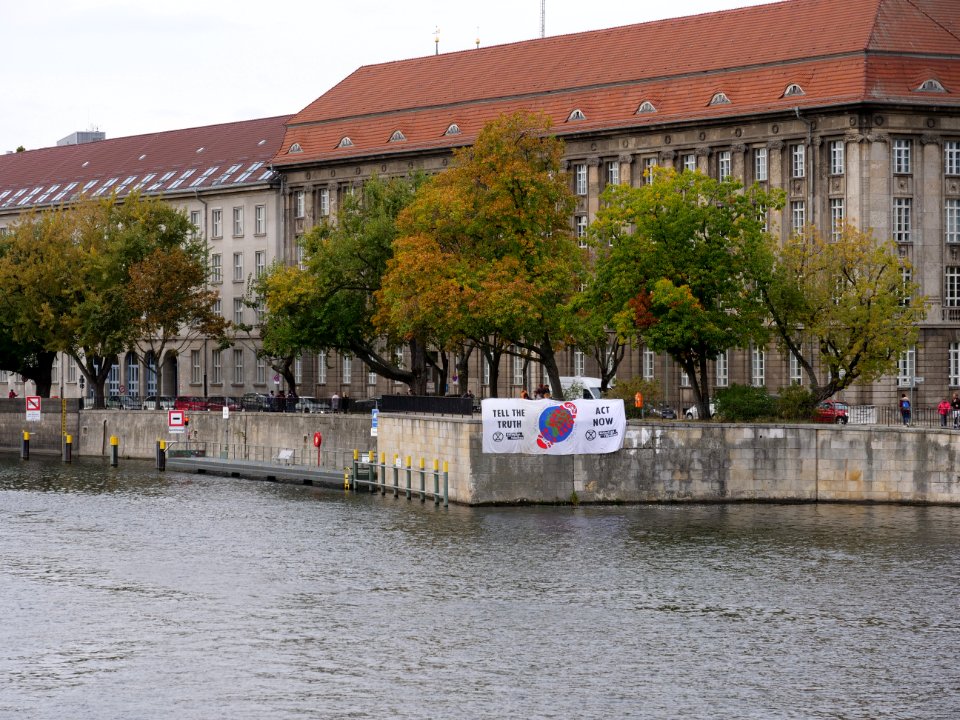 Extinction Rebellion blockade Jannowitzbrücke 2019-10-09 11