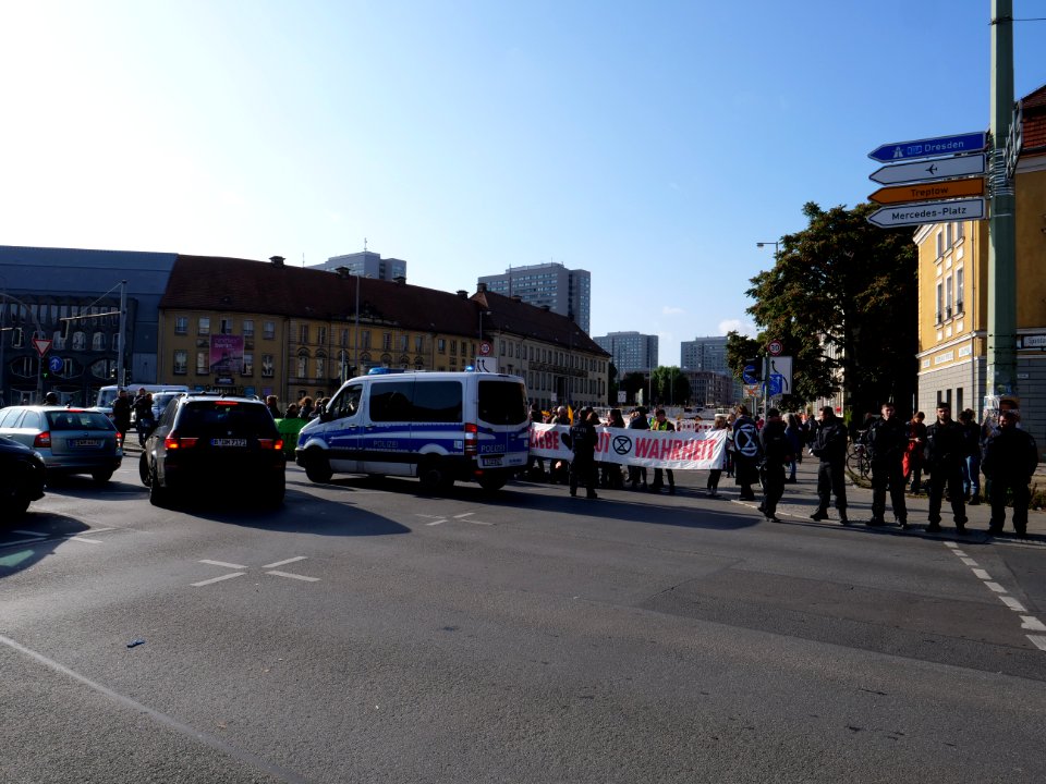 Extinction Rebellion blockade Mühlendammbrücke 2019-10-09 18