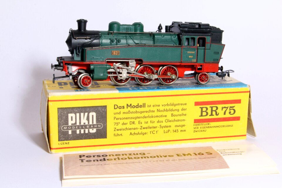 Steam locomotive piko ddr