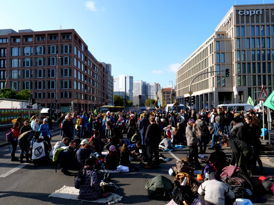 Extinction Rebellion blockade Mühlendammbrücke 2019-10-09 08