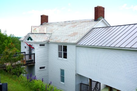 Exterior - Southern Vermont Natural History Museum - DSC08552