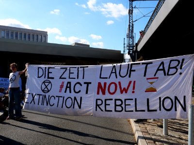 Extinction Rebellion blockade Alt-Moabit 2019-10-12 07