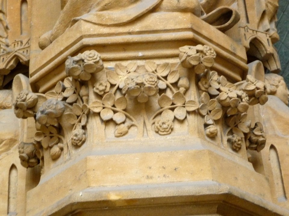 Exterior sculptures of Cathédrale Saint-Étienne de Metz 34