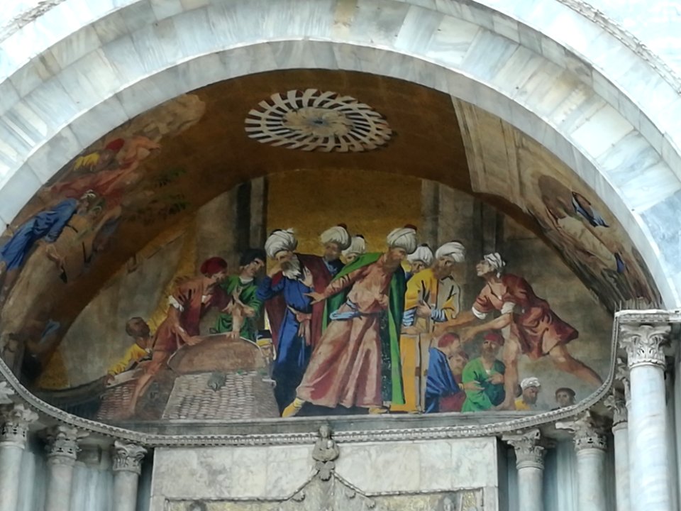 Exterior of St. Mark's Basilica 2017 03