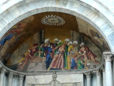 Exterior of St. Mark's Basilica 2017 03