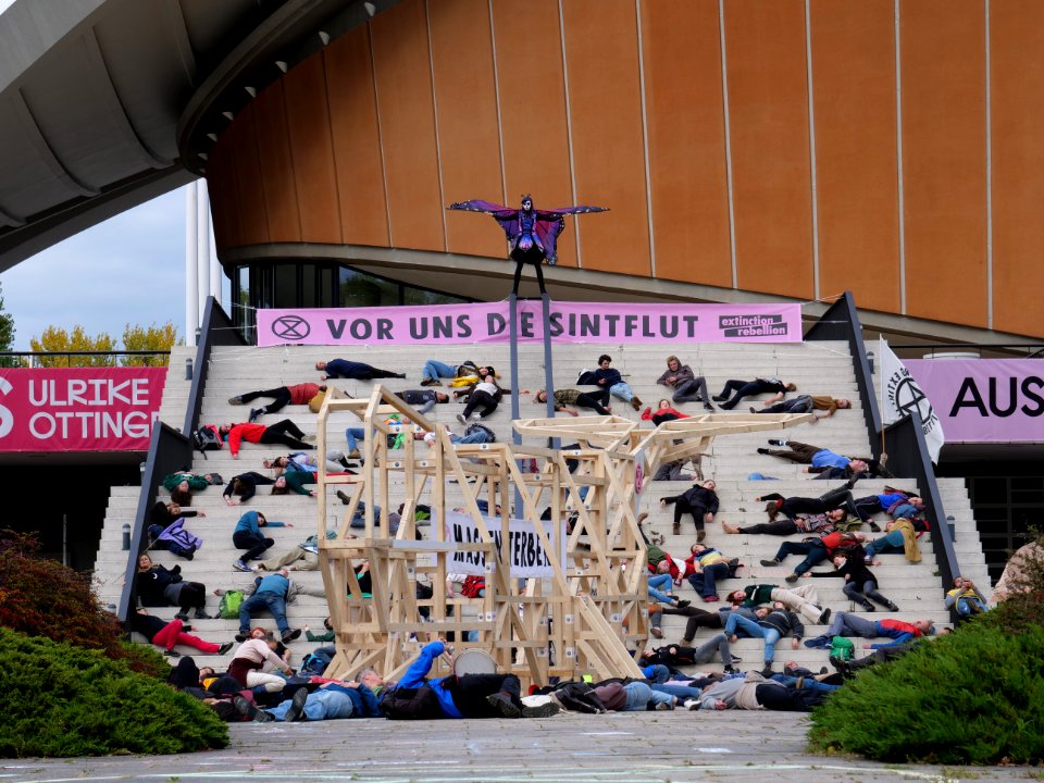 Extinction Rebellion action in front of Kongresshalle Berlin 14