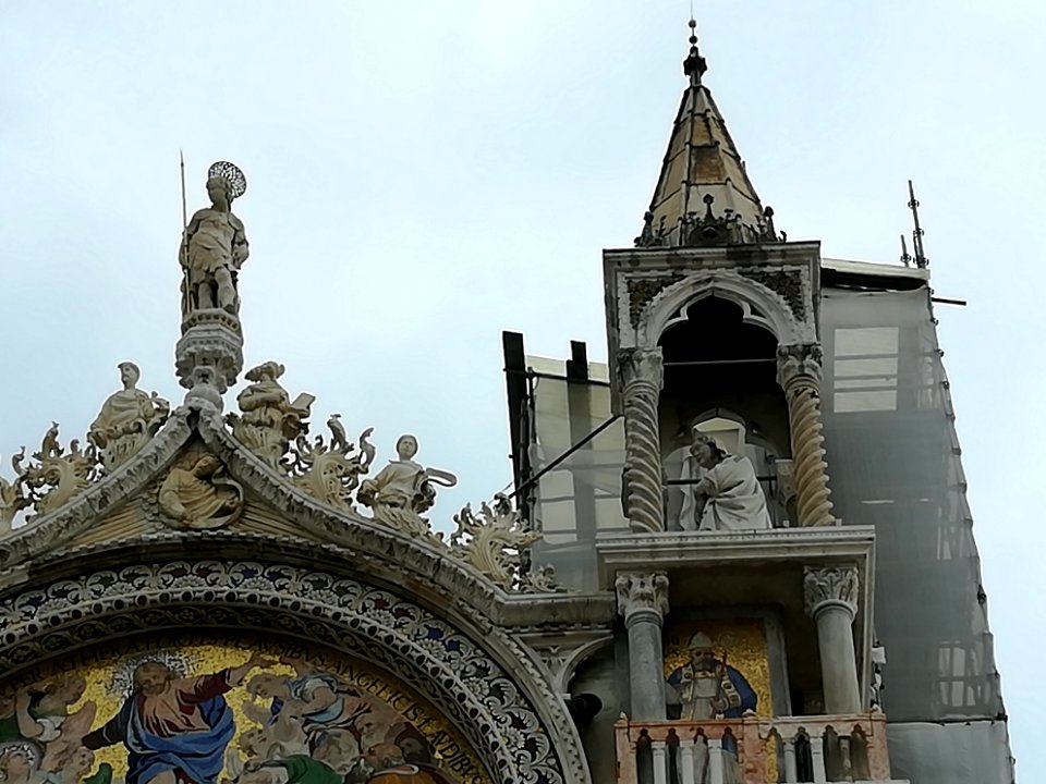 Exterior of St. Mark's Basilica 2017 02
