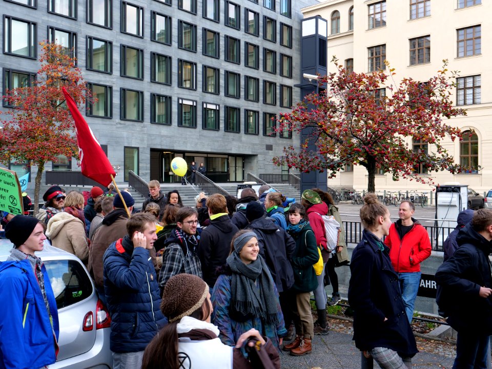Extinction Rebellion blockade BMVI 2019-10-10 13