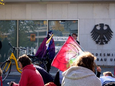 Extinction Rebellion blockade Alt-Moabit 2019-10-12 14