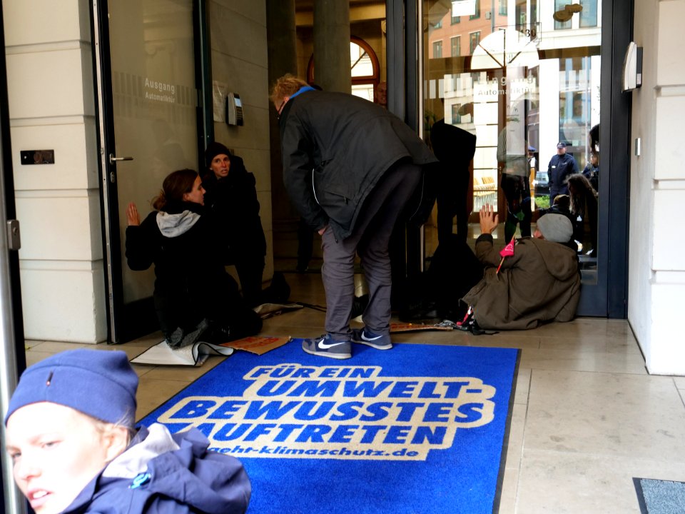 Extinction Rebellion blockade BMU 2019-10-10 09