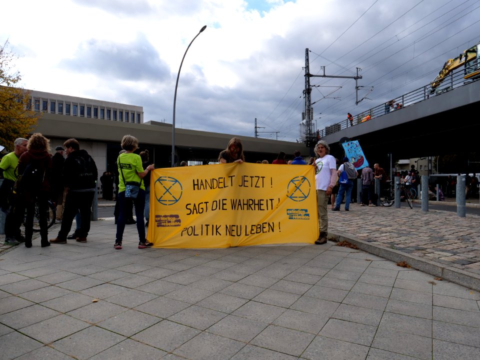 Extinction Rebellion blockade Alt-Moabit 2019-10-12 30