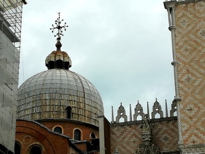 Exterior of St. Mark's Basilica 2017 04