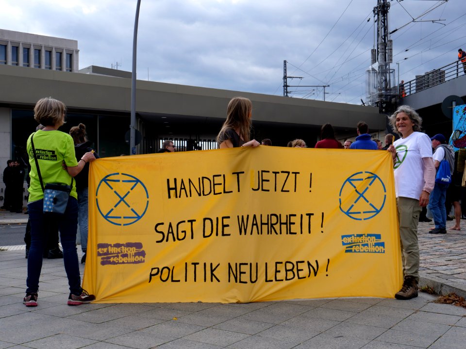 Extinction Rebellion blockade Alt-Moabit 2019-10-12 31