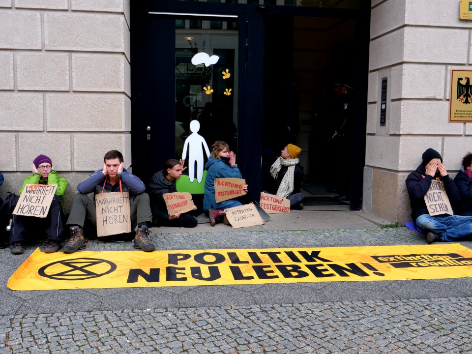 Extinction Rebellion blockade BMU 2019-10-10 01