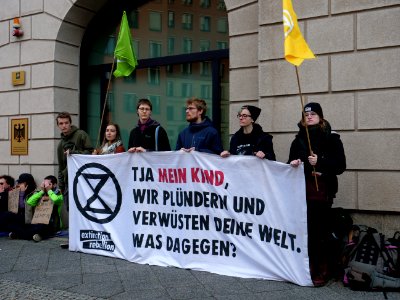 Extinction Rebellion blockade BMU 2019-10-10 16