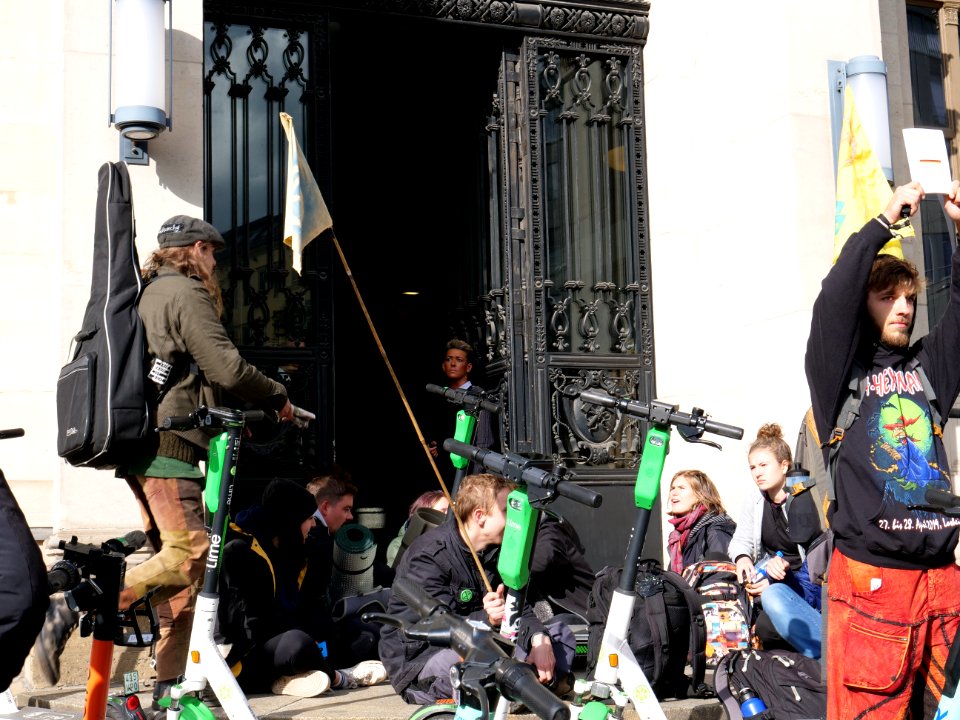 Extinction Rebellion blockade BMVI 2019-10-10 06