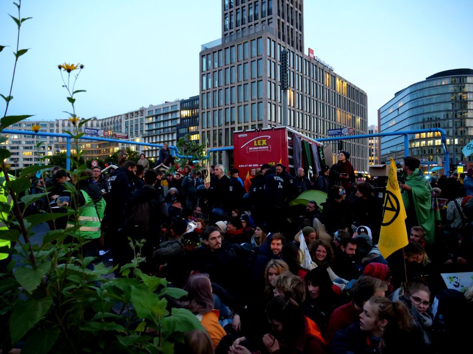 Extinction Rebellion blockade Potsdamer Platz 2019-10-07 115