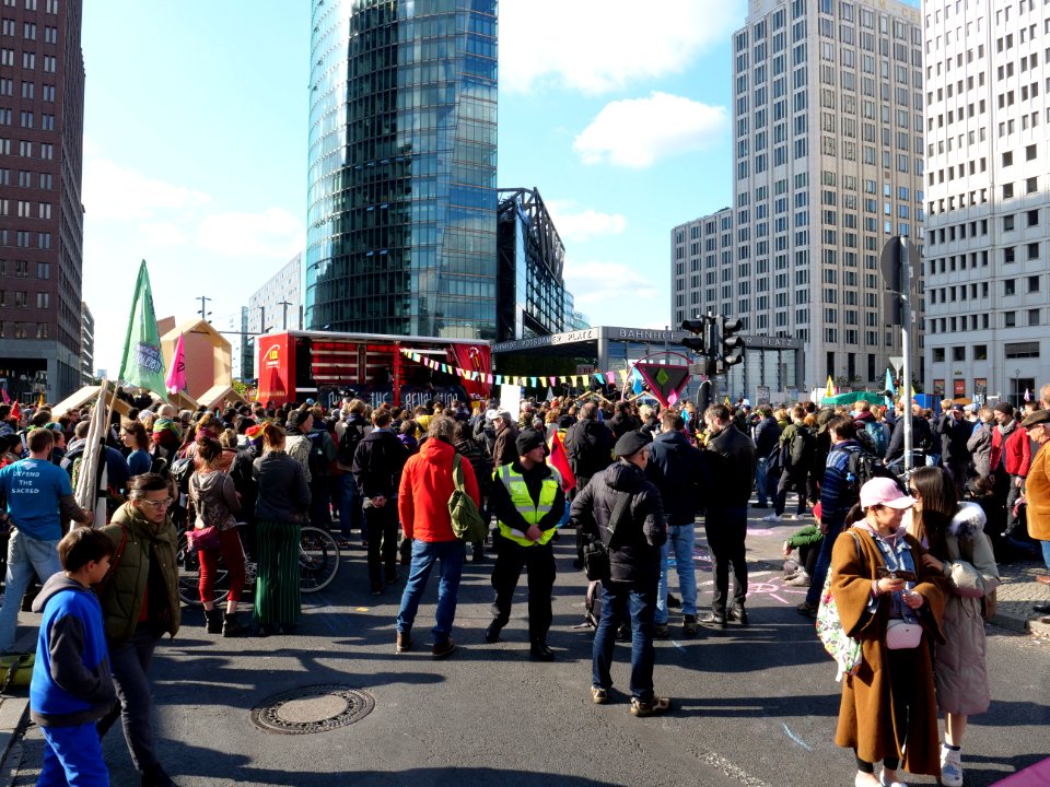 Extinction Rebellion blockade Potsdamer Platz 2019-10-07 04