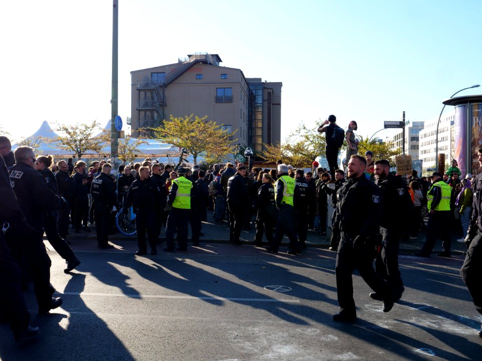 Extinction Rebellion blockade of the Oberbaumbrücke 57