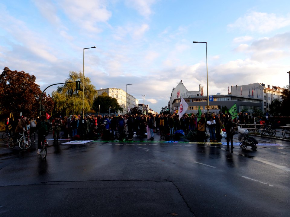 Extinction Rebellion blockade Kottbusser Brücke 2019-10-10 05