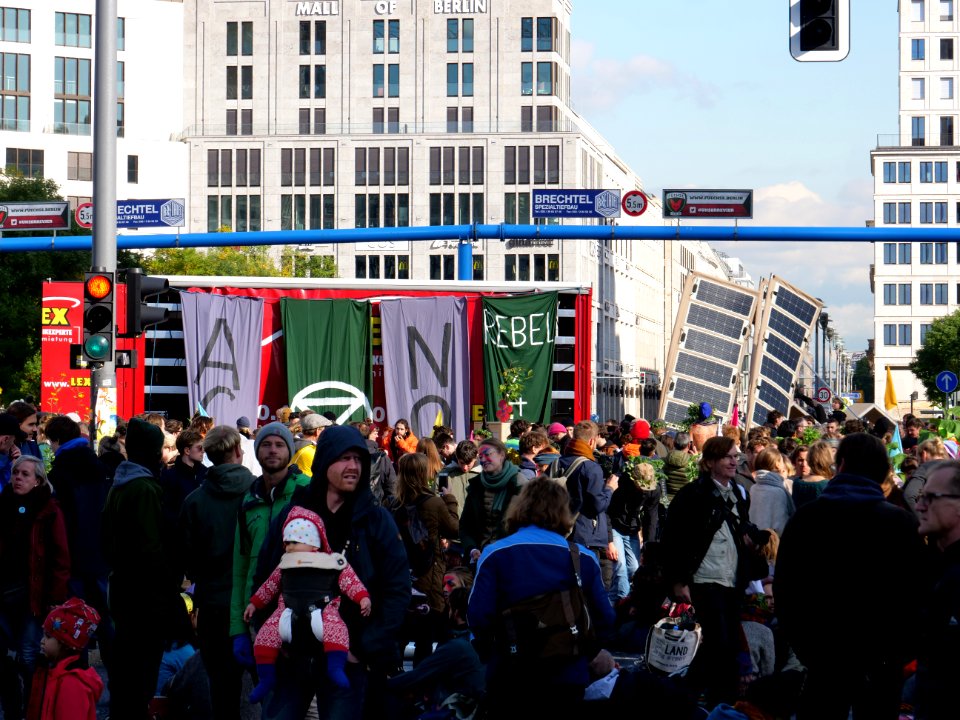 Extinction Rebellion blockade Potsdamer Platz 2019-10-07 09
