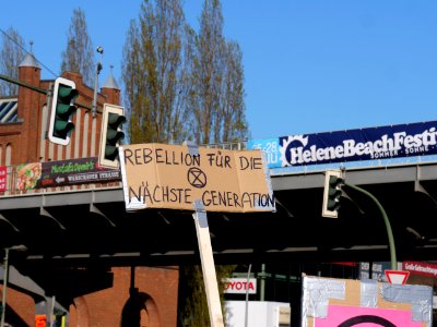 Extinction Rebellion blockade of the Oberbaumbrücke 46