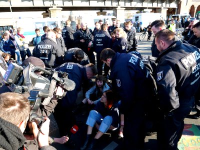 Extinction Rebellion blockade of the Oberbaumbrücke 55