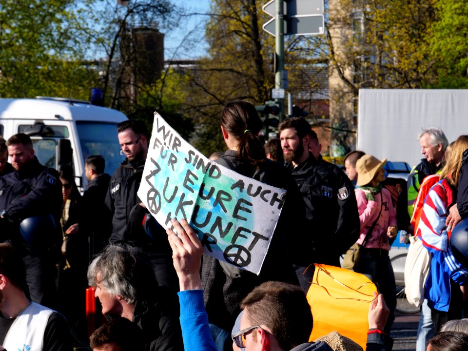 Extinction Rebellion blockade of the Oberbaumbrücke 48