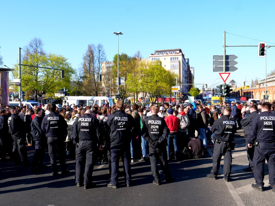 Extinction Rebellion blockade of the Oberbaumbrücke 42