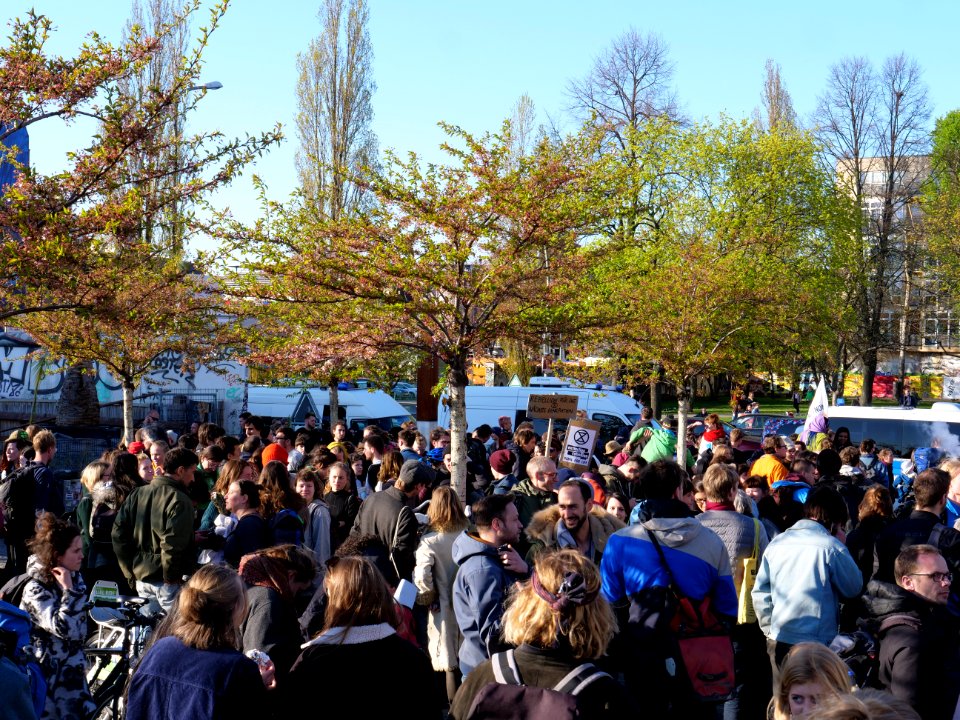 Extinction Rebellion blockade of the Oberbaumbrücke 58