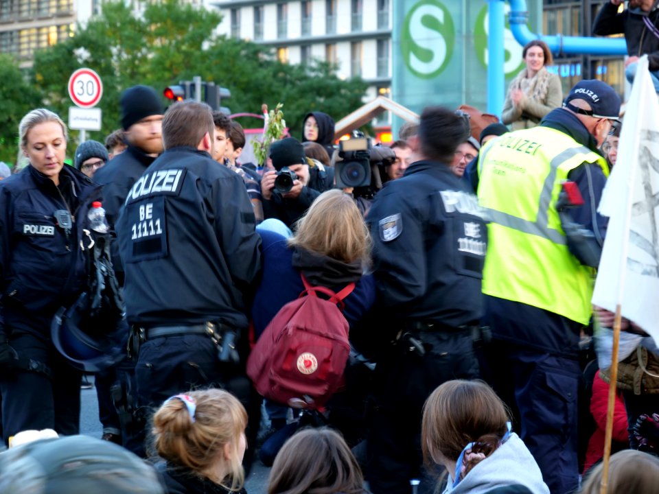 Extinction Rebellion blockade Potsdamer Platz 2019-10-07 108